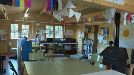Aula del colegio 'O Chinebro' de Caneto. / Archivo