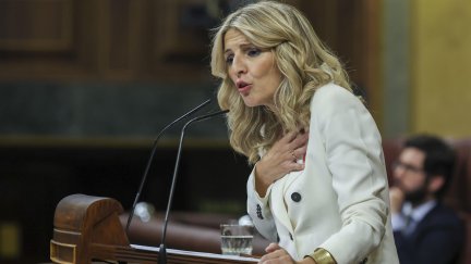 Yolanda Díaz en su intervención durante el primer día del debate de investidura de Pedro Sánchez. / Kiko Huesca