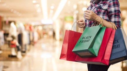 Numerosos comercios ofrecen descuentos por Black Friday. / Canva