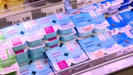 Los yogures tienen menos lactosa que la leche.