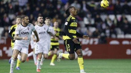 Jair persigue un balón. Foto: LaLiga
