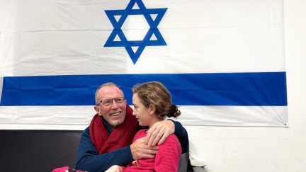 Rehenes se reencuentran en Israel. / EFE