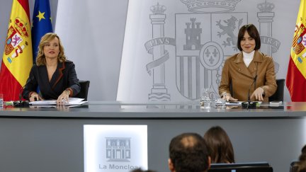 Diana Morant y Pilar Alegría durante la rueda de prensa este martes. / EFE