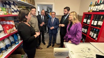 Los vicepresidentes, Alejandro Nolasco y Mar Vaquero, han visitado este miércoles el establecimiento de Cuevas Labradas. / Gobierno de Aragón