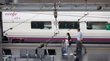 Billetes de tren a 20 euros para viajar de Zaragoza a Barcelona esta navidad./ Europa Press.