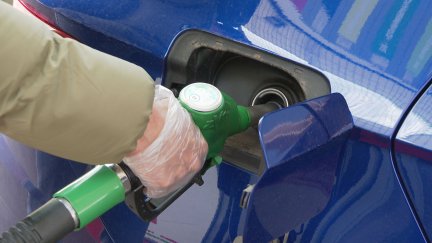 El 80% del precio del combustible son impuestos y el precio de la materia prima.