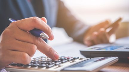 Numerosos contribuyentes estudian posibilidades para desgravarse antes de que finalice el año. / Canva