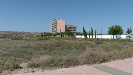Un solar y una vivienda de Arcosur.