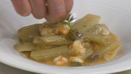 El cardo es uno de los ingredientes principales del tradicional menú navideño de la Comunidad.