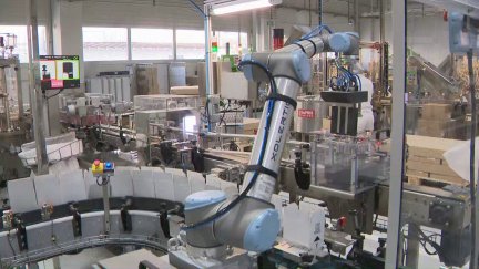 La empresa Saphir factura en torno a los 100 millones de euros al año.