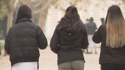 El subsidio se amplia además a menores de 45 años sin cargas familiares.