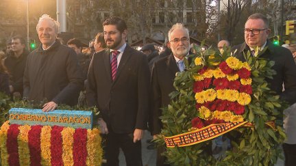 Políticos y autoridades de la Comunidad han encabezado el homenaje al Justicia.