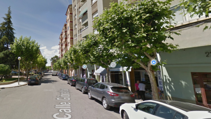 Una persona fallece en la calle Gibraltar, en Huesca, aparentemente por causas naturales.