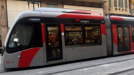 El bus y el tranvía refuerzan servicios esta Nochevieja.