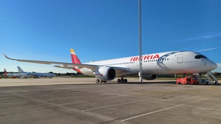 Uno de los aviones de la flota de Iberia. / Europa Press.
