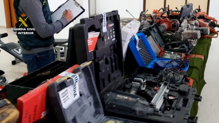 Parte del material recuperado en la operación. / Guardia Civil