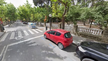 La mujer ha sido atropellada en un paso habilitado para peatones en la calle del Parque de Huesca. / Google Maps