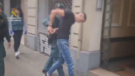 Detención de uno de los acusados de pertenencia al grupo criminal. / Guardia Civil