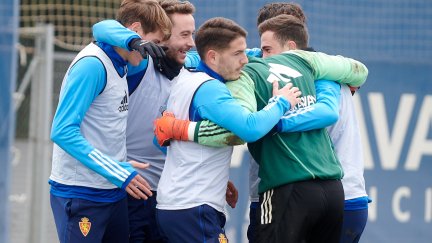 Los jugadores del Real Zaragoza quieren empezar el año con una victoria.