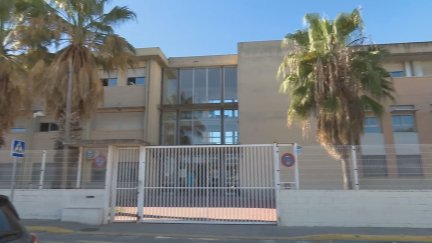Fachada del IES Consuelo Aranda de Alberic (Valencia). / Forta