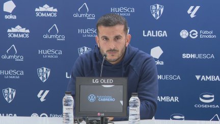Elady Zorrilla, durante su presentación como jugador de la SD Huesca este lunes.