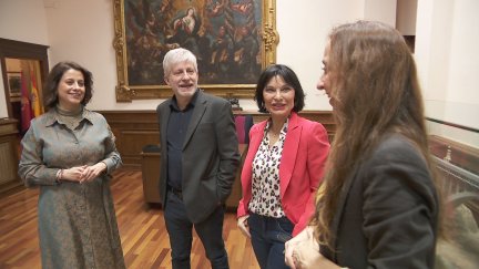 Gaikza Urresti y Elisa Múgica este viernes con la alcaldesa de Teruel, Emma Buj.