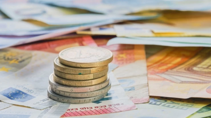 El SMI se eleva hasta los 15.876 euros brutos anuales. / Freepik