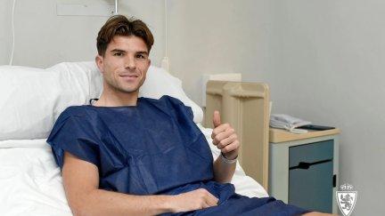 Raúl Guti, tras ser operado de su rodilla derecha este miércoles.