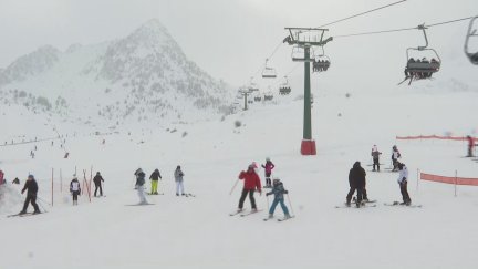 Esquiadores en Aramón Formigal-Panticosa este sábado.