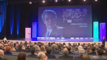 Más de 800 personas han rendido homenaje al empresario aragonés, que falleció el pasado mes de enero.