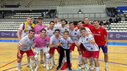Los jugadores del Full Energía Zaragoza celebran el triunfo logrado este sábado.