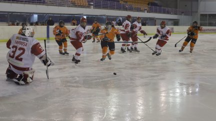 Imagen de un encuentro del Club Hielo Jaca.