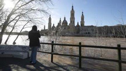 El Ebro y su crecida a su paso por Zaragoza