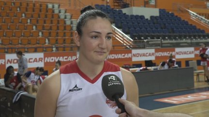 Gervasini atiende a Aragón Deporte tras el entrenamiento del Casademont en Mersin.