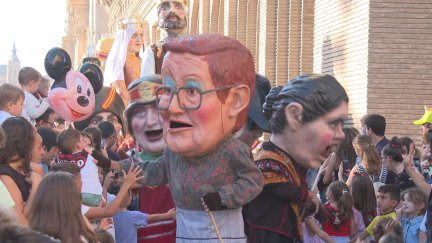 Comparsa de Gigantes y Cabezudos de Zaragoza.
