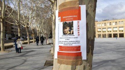 Cartel de búsqueda del joven desaparecido en Logroño. / EFE