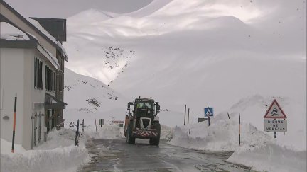 El paso fronterizo del Portalet, reabierto este martes por unas horas desde el lado francés, ha vuelto a cerrar por riesgo de aludes.