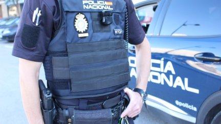 La Policía Nacional ha detenido a siete personas por supuestamente almacenar pornografía infantil.