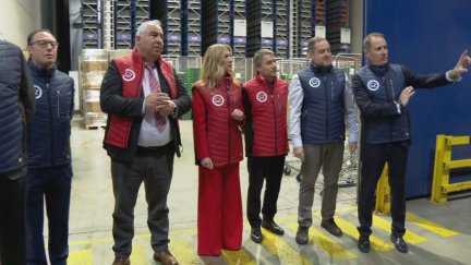 Visita de Mar Vaquero este viernes a las instalaciones de Coferdroza en Zuera (Zaragoza).
