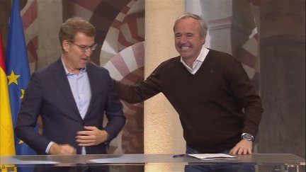 Alberto Núñez Feijóo y Jorge Azcón, este domingo en Córdoba.
