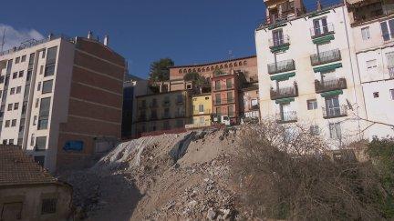 Estado actual en el se encuentra la ladera donde se ubicaba el edificio derrumbado en Teruel.