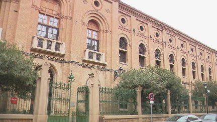 Fachada de la Casa Amparo de Zaragoza.