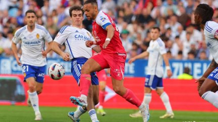 Francho y Braithwaite, durante el partido en La Romareda