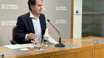 El Consejero de Hacienda del Gobierno de Aragón, Roberto Bermúdez de Castro, durante su comparecencia. / Europa Press