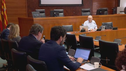 Sesión de la comisión sobre las renovables en las Cortes de Aragón.