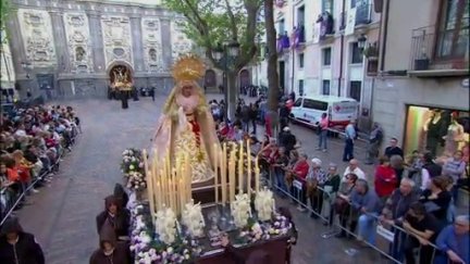 El Santo Entierro es la procesión más numerosa de la Semana Santa aragonesa.
