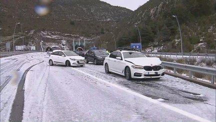 Un accidente múltiple entre varios vehículos se ha saldado sin daños personales.