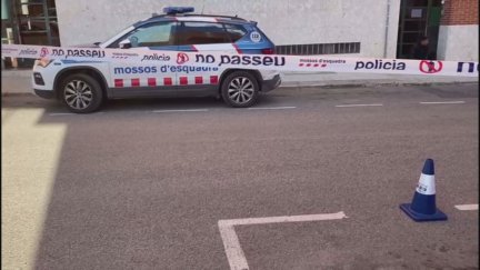 Cordón de los Mossos d'Esquadra en las inmediaciones de la vivienda. / TV3