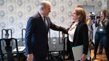 La ministra Teresa Ribera ha recibido al presidente de Aragón, Jorge Azcón.