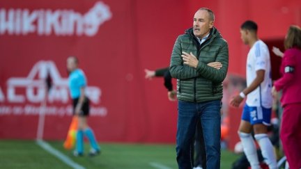 Víctor Fernández durante el encuentro ante el Mirandés.